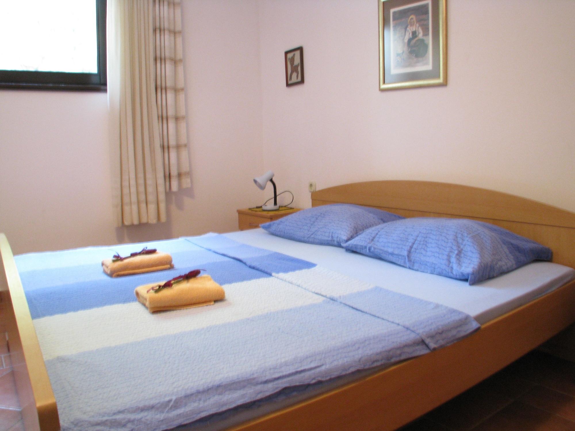 Apartments Srkoc Pinezići Buitenkant foto