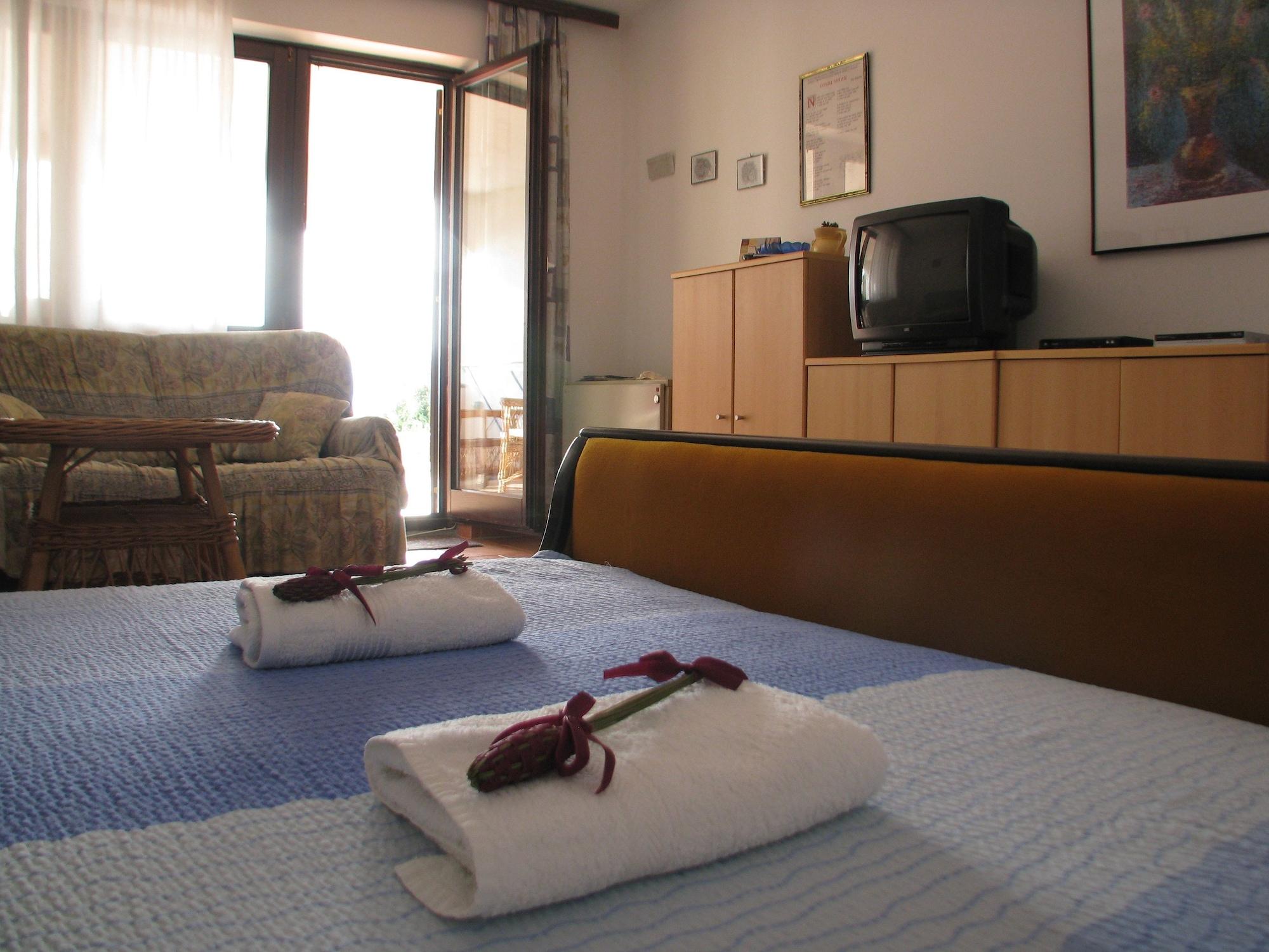 Apartments Srkoc Pinezići Buitenkant foto