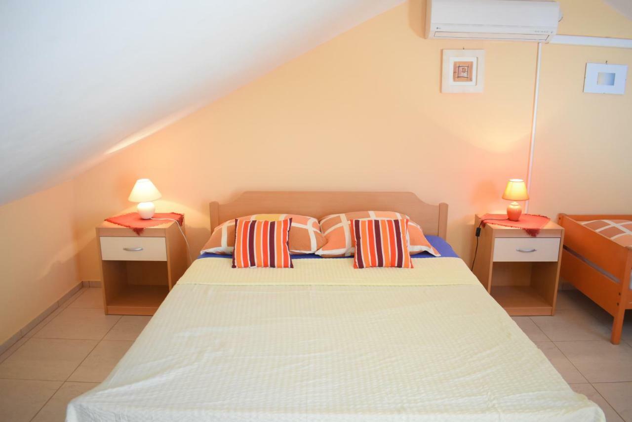 Apartments Srkoc Pinezići Buitenkant foto